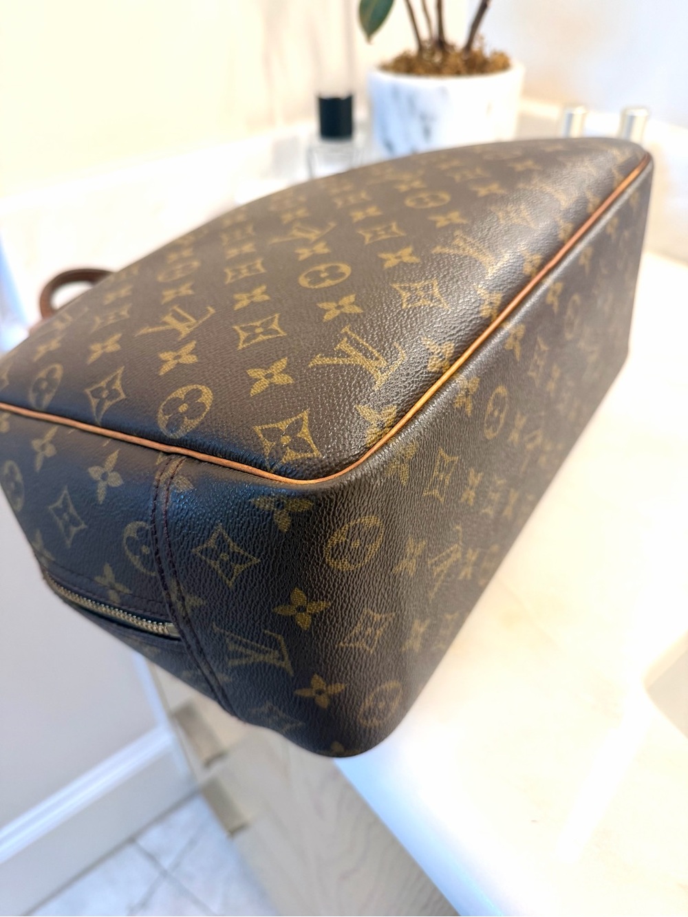 Louis Vuitton Monogram Deauville Bag - Picture 7 of 16